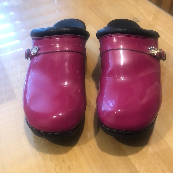 The Scandinavian Company nursing/hair dresser clog - Picture 2 of 5